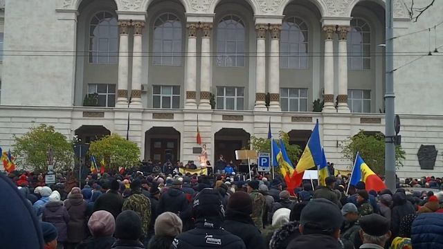 Протесты в Кишиневе 18.11.2022_ Круэлла, Мая Санду, цепляется за власть. Молдова. Молдавия.