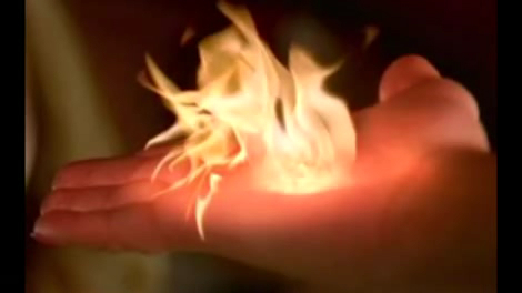 МУЖИК ЗАЖИГАЕТ ВЗГЛЯДОМ! смотреть онлайн