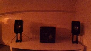 KEF X300A & KEF Q400b Subwoofer, Buddy Guy - Crazy World