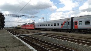 ВЛ10-1897 с поездом № 316 Симферополь — Адлер на станции Остряково