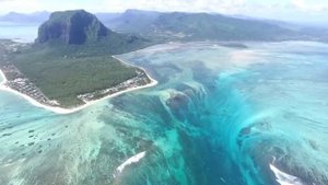 Подводный водопад Маврикий