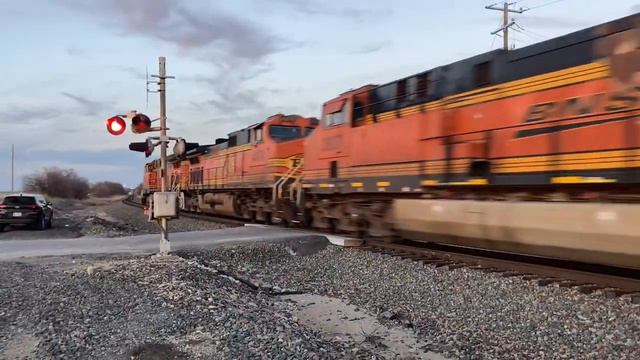 BNSF/Union Pacific Trains at Rhome and Aurora (January 10, 2023) смотреть онлайн