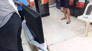 Unboxing our Skyworth 65" 4K UHD Android Tv