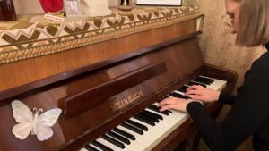 Margarita. Короткие арпеджио в 4 октавы в Си мажоре.