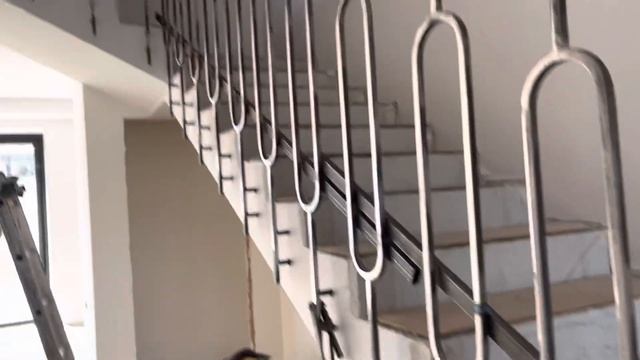 Ограждение лестницы с боковым креплением. смотреть онлайн