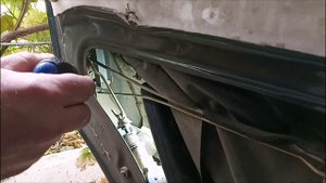 Чиним двери, продуваем фильтр, делаем бордачек и все на ваз.