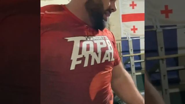 Devon Larratts Cheeky Response to Levans INSANE 100kg Wrist Curl!