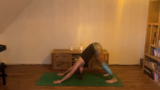 Неделя йоги | День 1 | Виньяса флоу йога | Утренняя йога | Зарядись на неделю смотреть онлайн