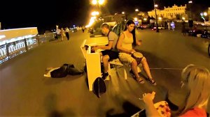 Красивая музыка Yiruma - River Flows in You в исполнении уличных музыкантов Астрахани