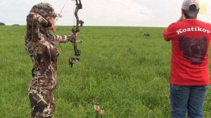 PSE FULL THROTTLE. Самый мощный блочный лук в руках девушки!