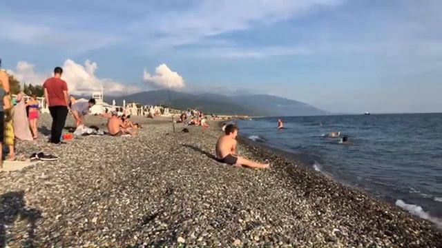 Сколько НАРОДУ на Пляже Крылья Балтики ❓Сочи🏖
