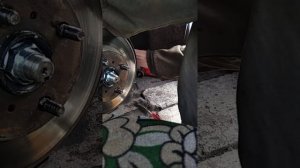Джили МК, замена резинок стабилизатора и РОТАЦИОННАЯ ТРЕЩЕТКА.