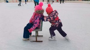 Учимся кататься на коньках