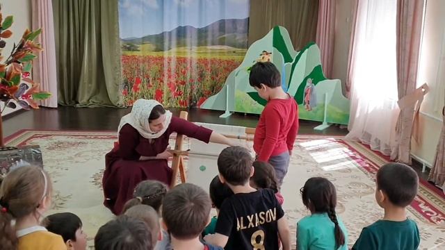 ОД: Ознакомление с окружающим миром. Тема: "Знакомство с ковровым искусством Дагестана" смотреть онлайн