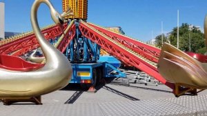 Парковка ТРЦ «Парк Хаус» Казань Атракцион Лебеди