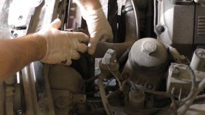 BMW e38. Замена радиатора.mp4