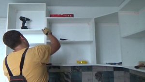 Кухня  Соединение нижних секций угол 90 градусов