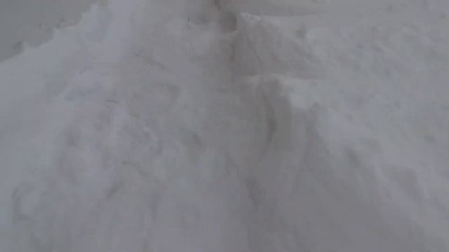 Замело участок / Получится почистить крышу от снега или нет? смотреть онлайн