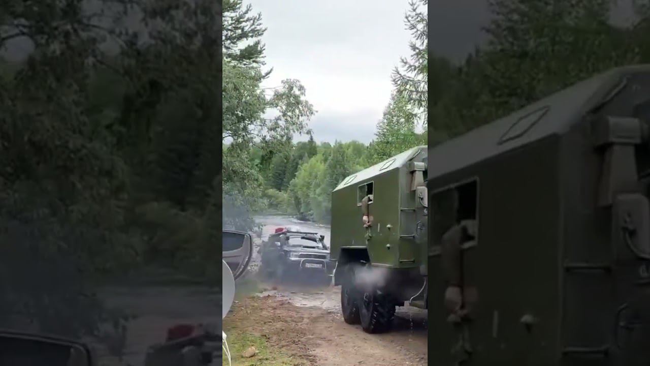 Урал 4320 вытягивает по реке внедорожники #урал4320 #бездорожье смотреть онлайн