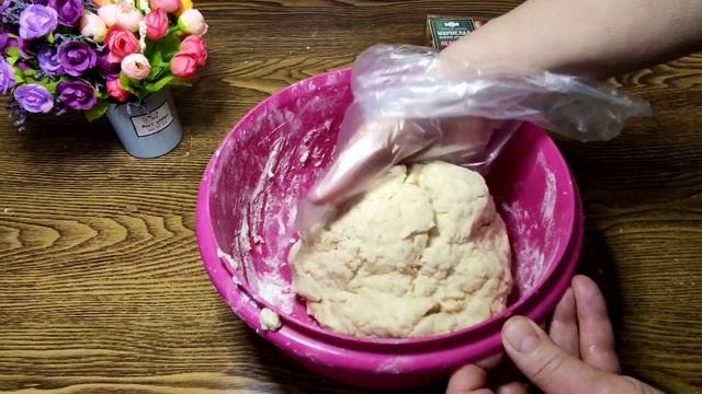 РОГАЛИКИ на СМЕТАНЕ // ОЧЕНЬ простой РЕЦЕПТ ВКУСНЕЙШИХ РАССЫПЧАТЫХ РОГАЛИКОВ))))