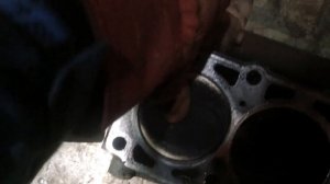 Девочка 11 лет разбирает стуканувший мотор !! Почему стуканул двигатель! Стук в двигателе!