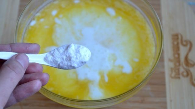 Пасхальный кулич на сметане без дрожжей