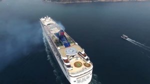 Корабли в море - круизные лайнеры само спокойствие.