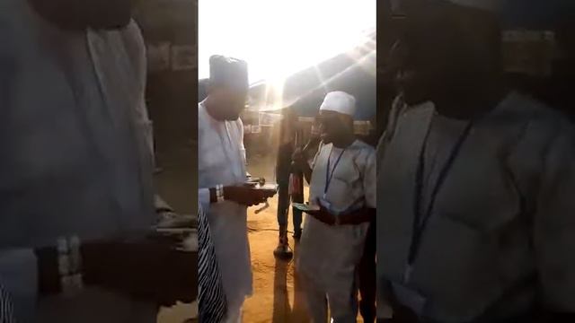 Ashiwaju Arole Zambo on stage for kaabiesi Oba Babatunde Akanni Sonola (olu of Makogi kingdom)