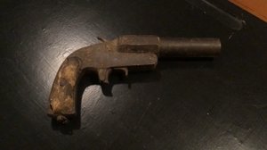 ПИСТОЛЕТ-РАКЕТНИЦА ОСП-30. Артефакты в коллекции Музея истории г. Обнинска. 2020 г.