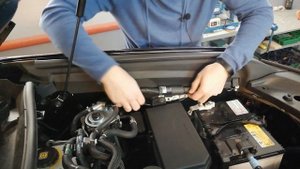 Надежный блокиратор капота Гарант Магнетик HLB.