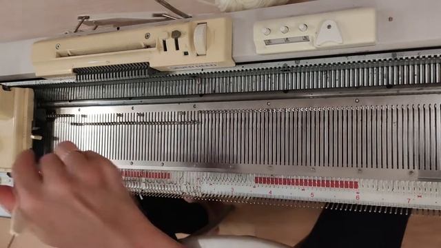 Джемпер  для девочки  на вязальной машине