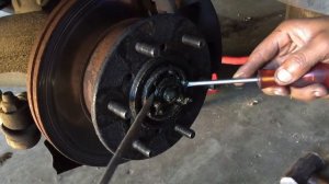 KIA PREGIO - HOW TO REMOVE WHEEL BEARING