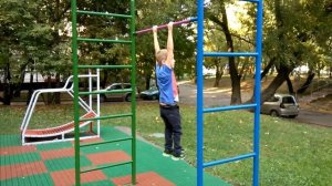 Мальчик 6 лет подтягивается 50 раз на турнике. Турникмен.