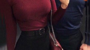 она как подарок под Новый год песня классная