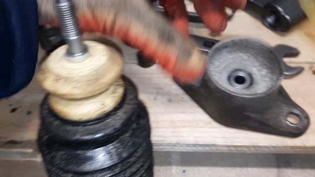 Поменял Втулки Амортизаторов Хендай Элантра HD смотреть онлайн