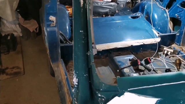 ВАЗ-21214 Нива 3D. Часть-4. Замена рамки лобового стекла. смотреть онлайн