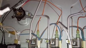 Не зажигается газ на газовой плите, електроподжиг, замена свечи.