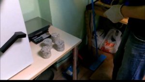 Лабораторные испытания образцов бетона.