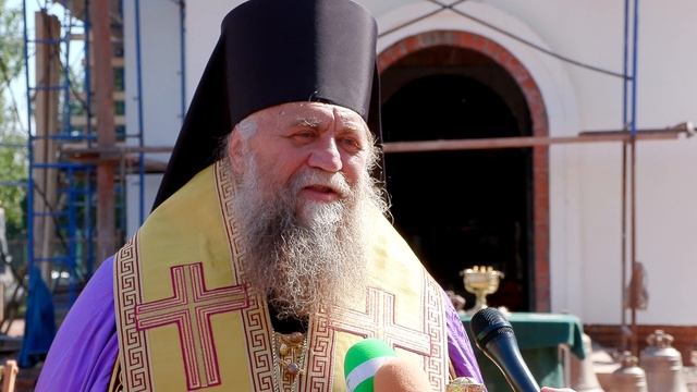 В Братске освятили колокола храма во имя святых Петра и Февронии Муромских