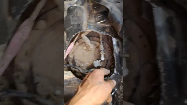 Лючок для доступа к топливному насосу из салона. Suzuki GRAND VITARA 2007/2AT смотреть онлайн