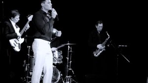 Сергей Дудинский - На ветрах осенних (А. Журбин)