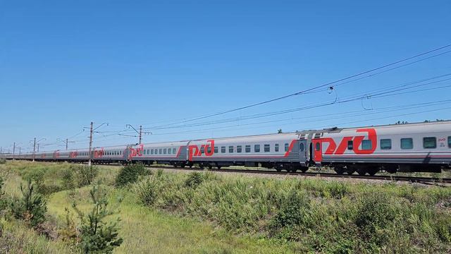 ЭП20-054 пролетает с поездом №12 Москва-Анапа | Луховицы смотреть онлайн