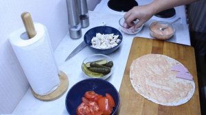 Закрытая пицца из лаваша
