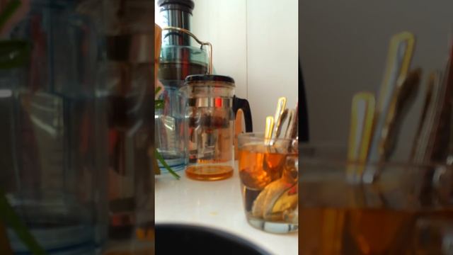 Копия видео "Сколько понадобится ложек чтобы остудить горячий чай" смотреть онлайн