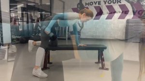 Трицепс: РАЗГИБАНИЕ РУК С УПОРОМ НА СКАМЬЮ