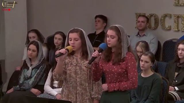 "Я знаю есть на небе город" -Семья Дуб смотреть онлайн