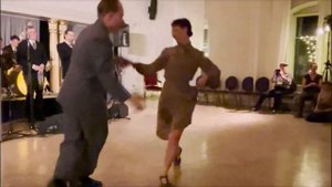 танцуют  Nils & Bianca.    Ильдар Южный  -  Как много девушек хороших.