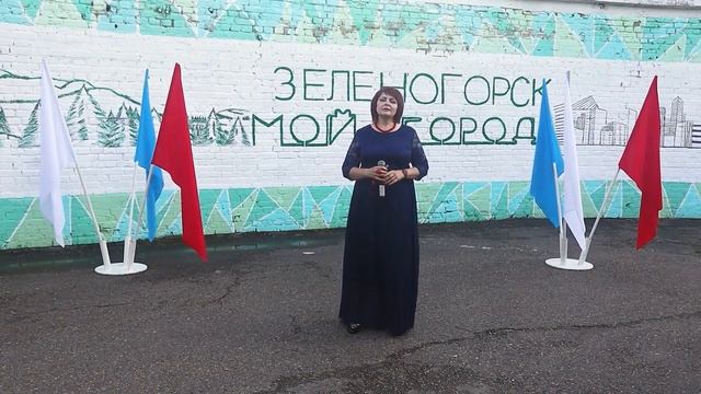 Видеопоздравление, посвященное Дню строителя "Почет и слава тем, кто город наш построил!" смотреть онлайн