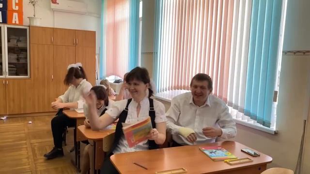 Видео поздравление от родителей на выпускной начальной школы смотреть онлайн