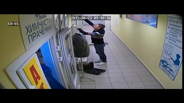  Демонтаж рольставней арендодателем Ермаковым А.В.